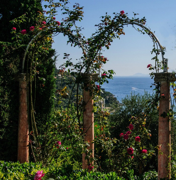 Double rose arch