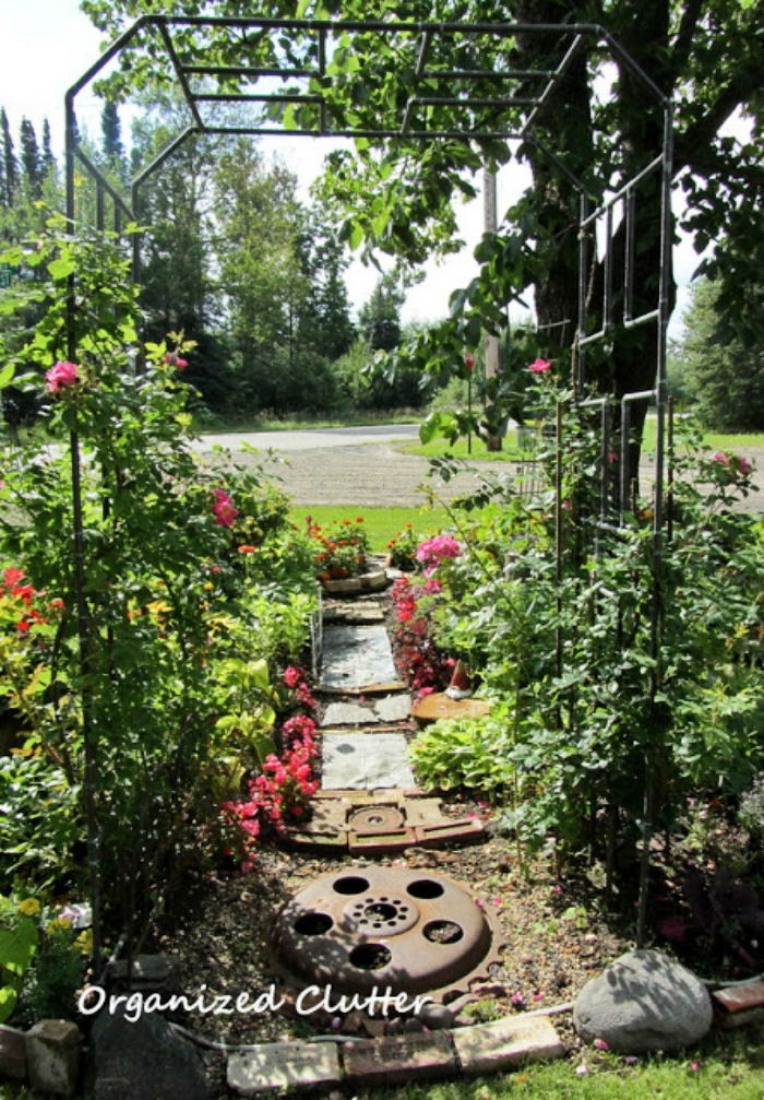 Metal garden arbor